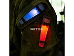 點一下即可放大預覽 -- [沙色]-FMA FXUKV 紅藍綠 多色安全定位燈 求生燈 信號燈 夜間作戰、夜間釣魚、露營信號~TB1396